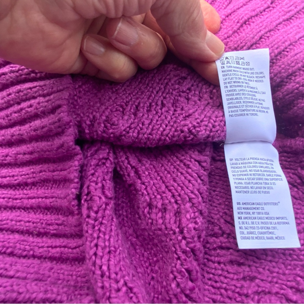 American Eagle Size Small Raspberry Chunky Knit Sweater - Picture 9 of 9